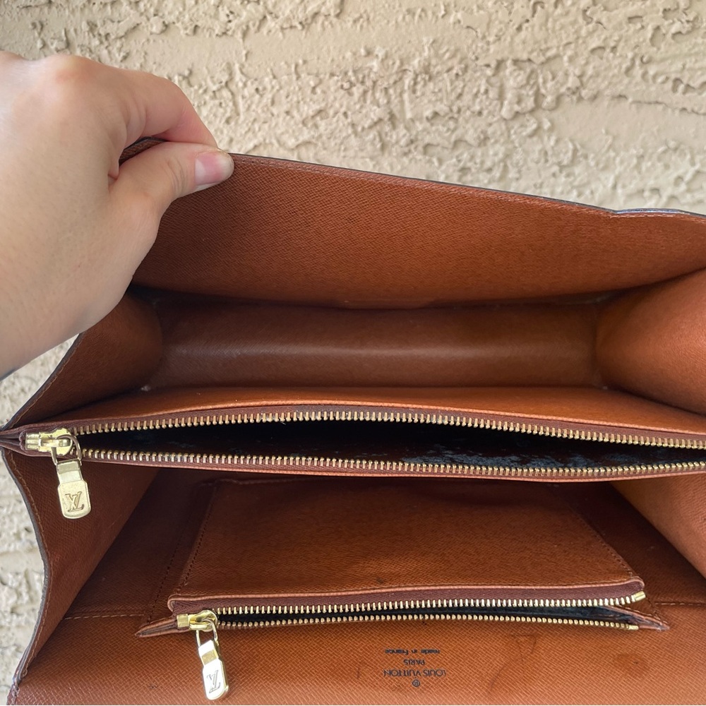 Louis Vuitton purse - Picture 8 of 11